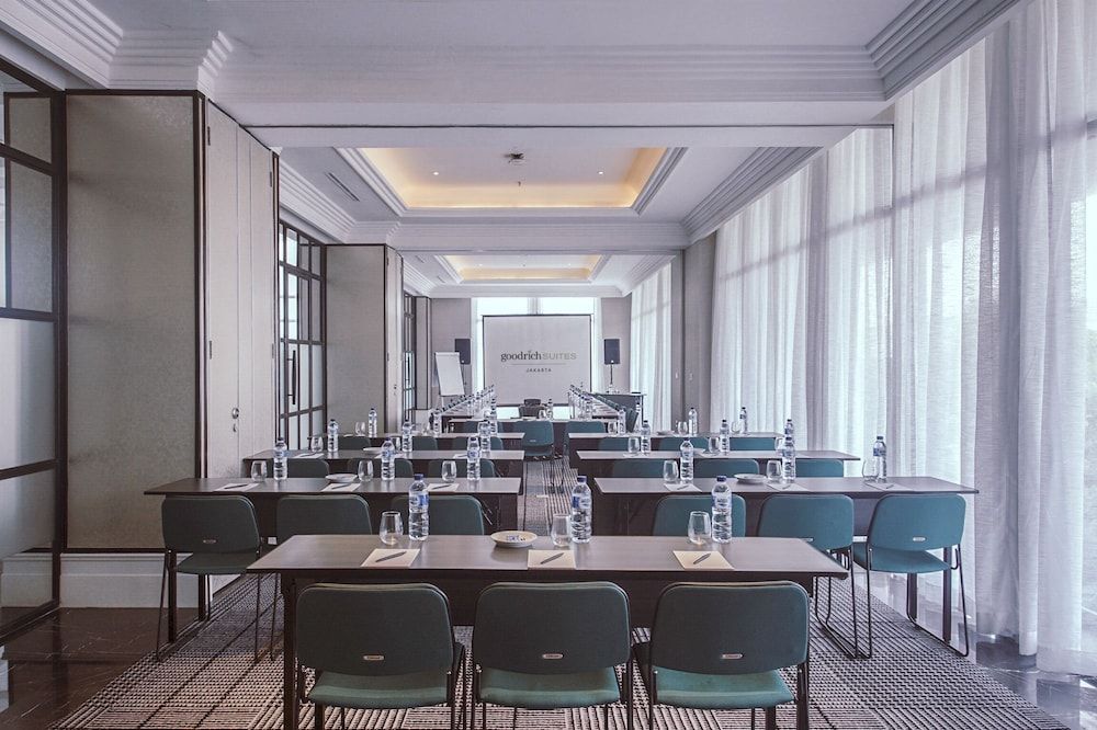 undefined Goodrich Suites, Jakarta 9