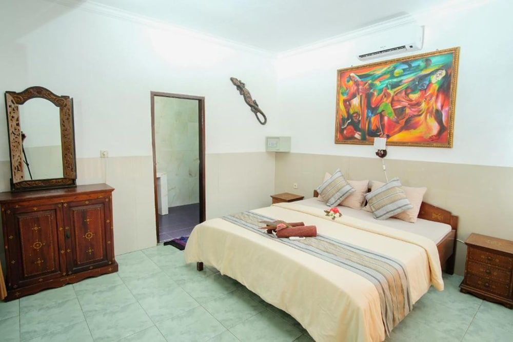 Warna Beach Hotel Standard Room 6