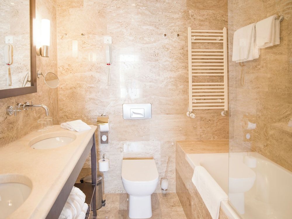 undefined Hotel Excelsior 9