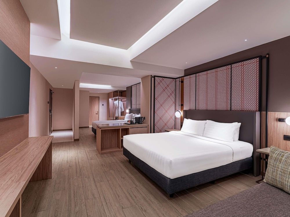 Deluxe Family Room