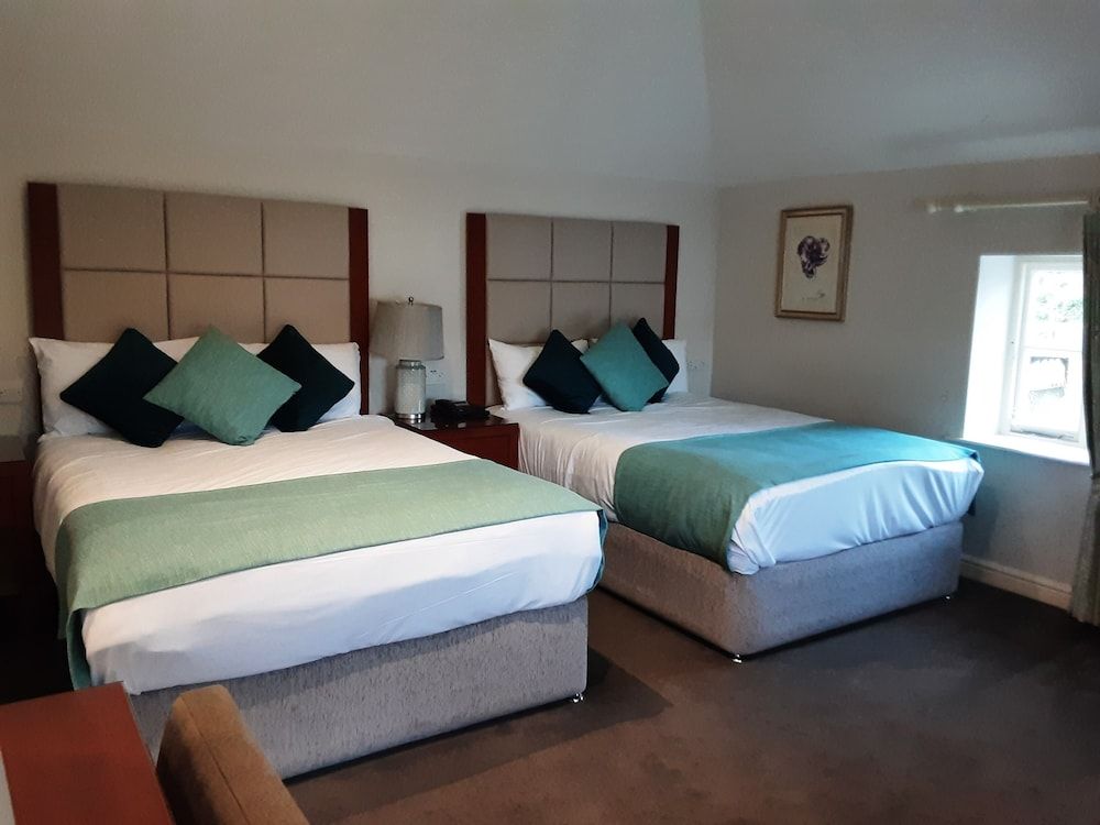Family Room, Ensuite, Courtyard Area