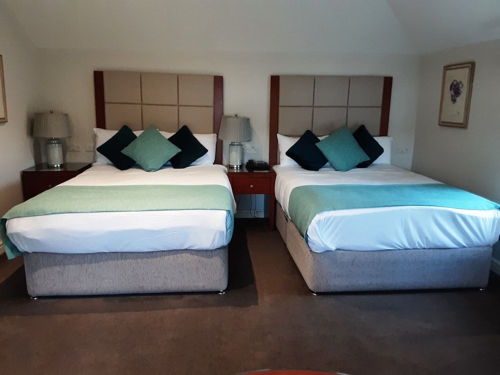 Family Room, Ensuite, Courtyard Area