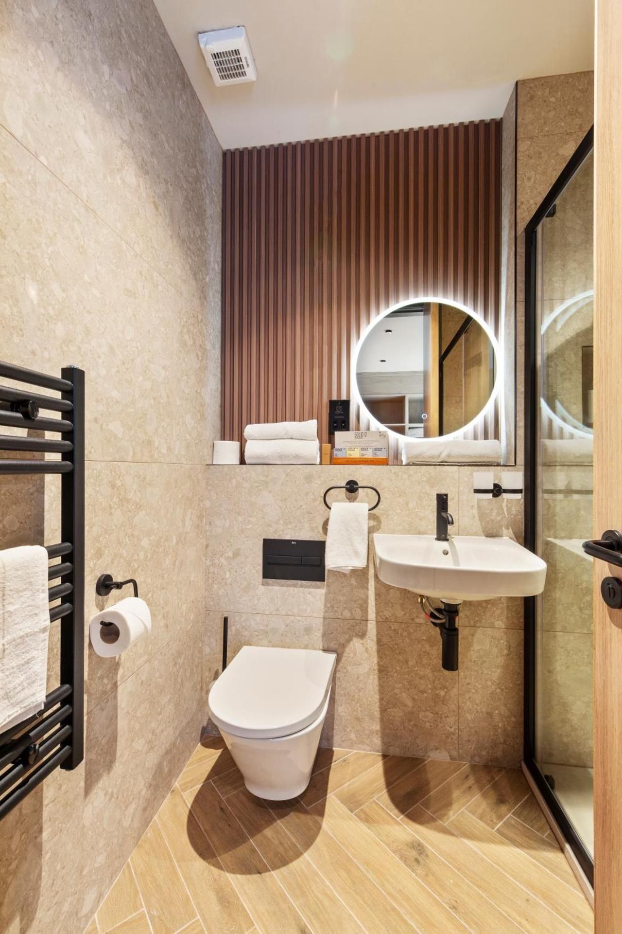 One-Bedroom with Resort View