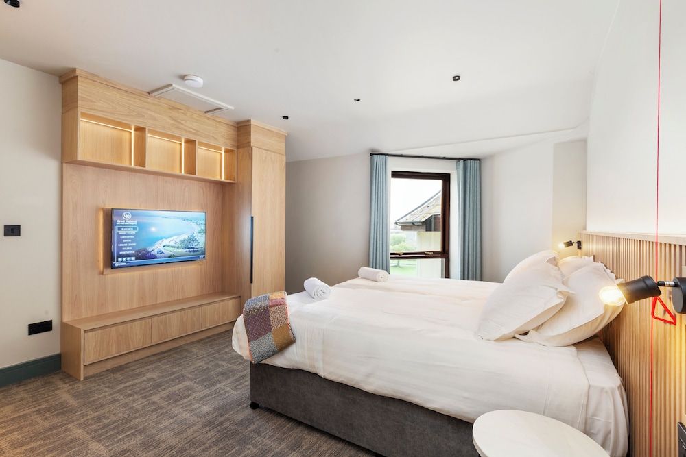One Bedroom with Resort View Disabled Unit