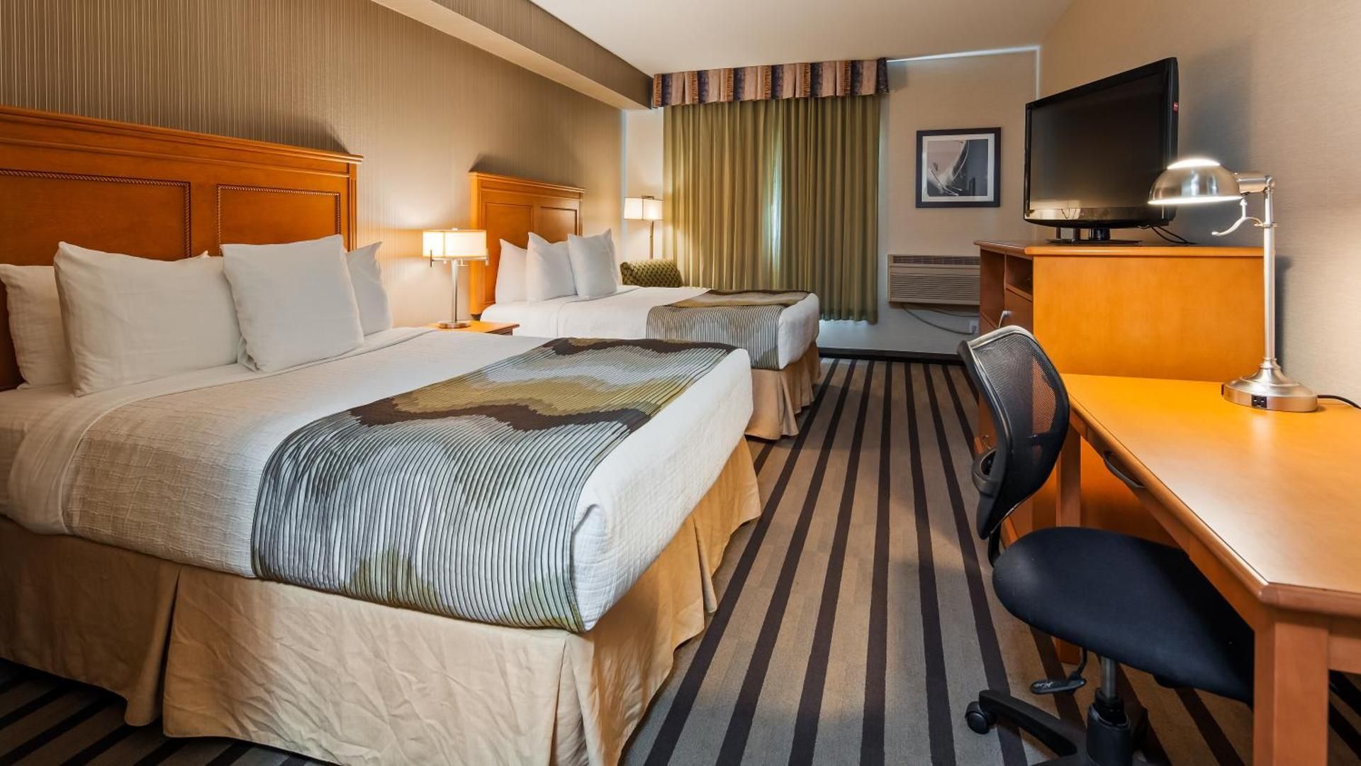 2 queen beds, nonsmoking