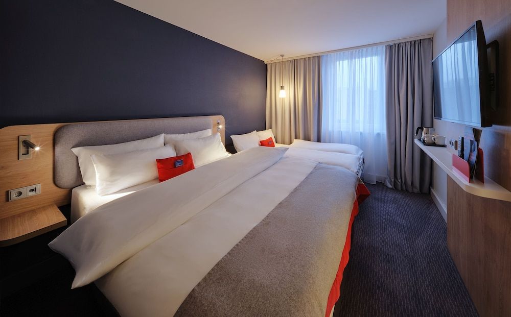 Standard Room, 1 Queen Bed with Sofa bed