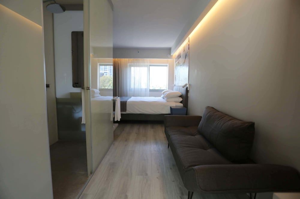 undefined Link hotel & Hub By Dan Hotels 4