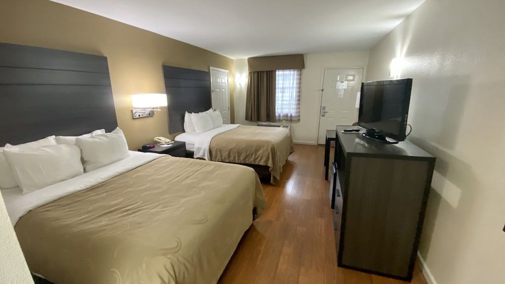 Standard Room, 2 Queen Beds, Non Smoking