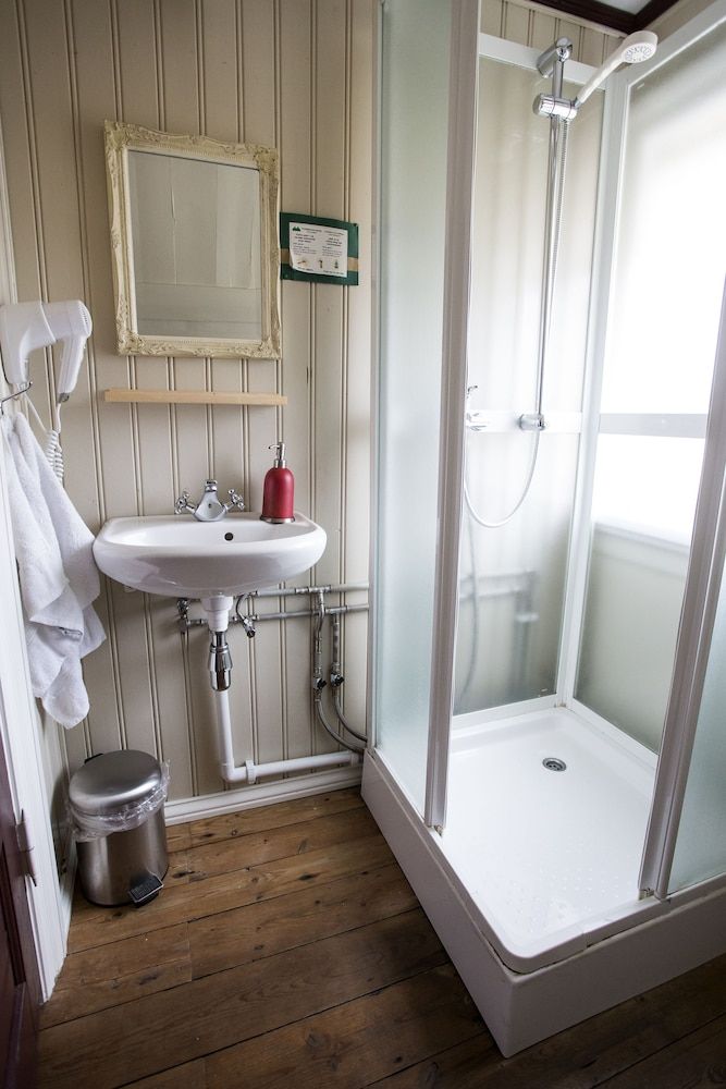 Lambalækur Standard Triple Room, Shared Bathroom 7