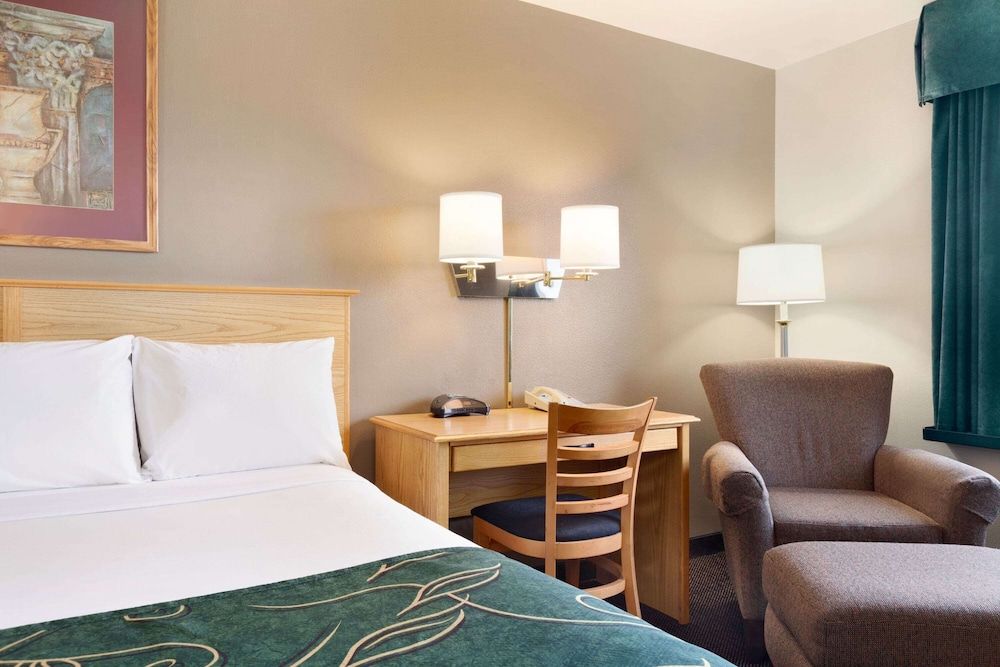 Room, 1 King Bed, Accessible, Non Smoking