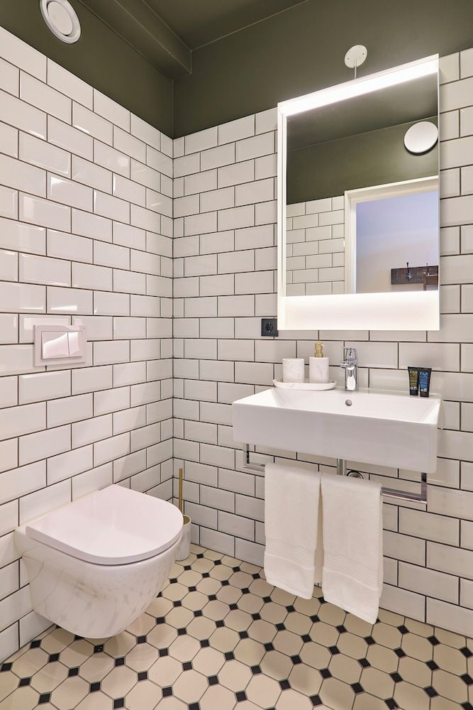 KEX Hostel and Hotel Reykjavik Economy Double Room, Private Bathroom 8