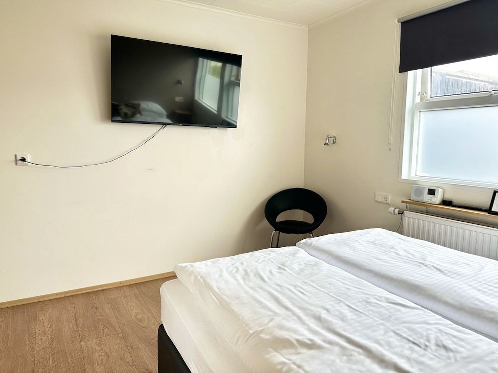 Albert Guesthouse Double Room, Private Bathroom 3