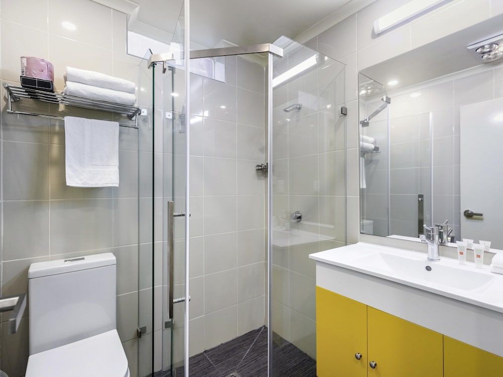 ibis Styles Kingsgate Standard Double Room, 1 Double Bed 4