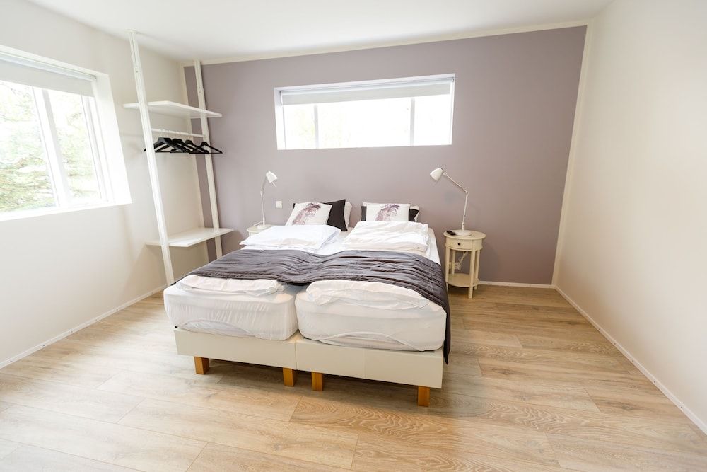 Family Room, Private Bathroom