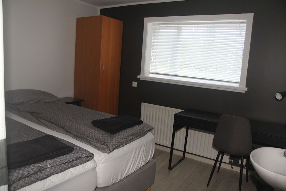 Twin Room, Shared Bathroom