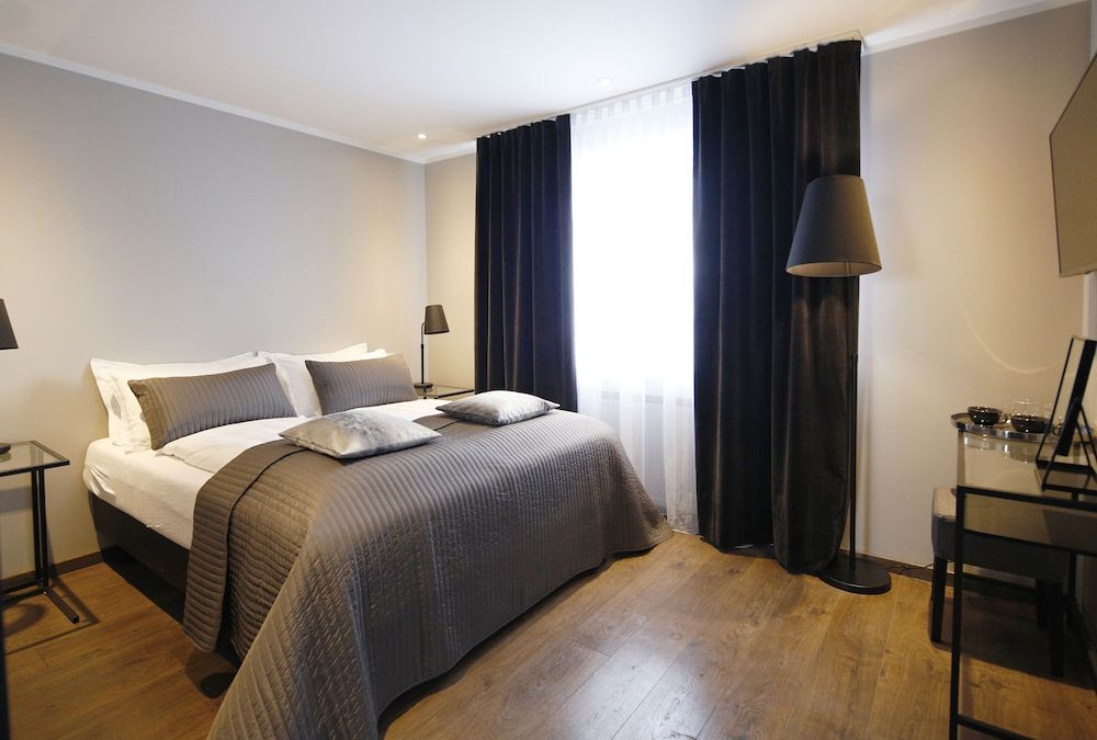 Keflavik Micro Suites Double Room 3