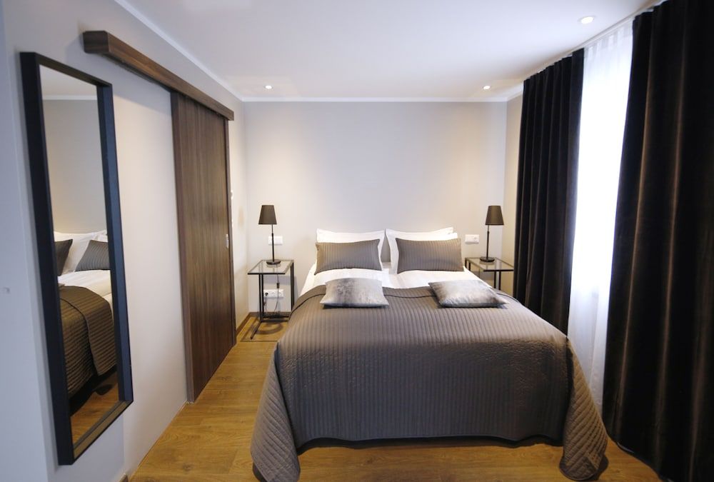 Keflavik Micro Suites Double or Twin Room 4