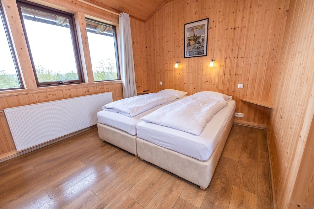 Arnanes Country Hotel Double Room, 2 Twin Beds, Private Bathroom 11