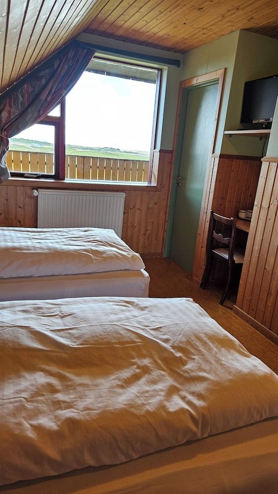 Arnanes Country Hotel Basic Double Room, 2 Twin Beds, Shared Bathroom 9