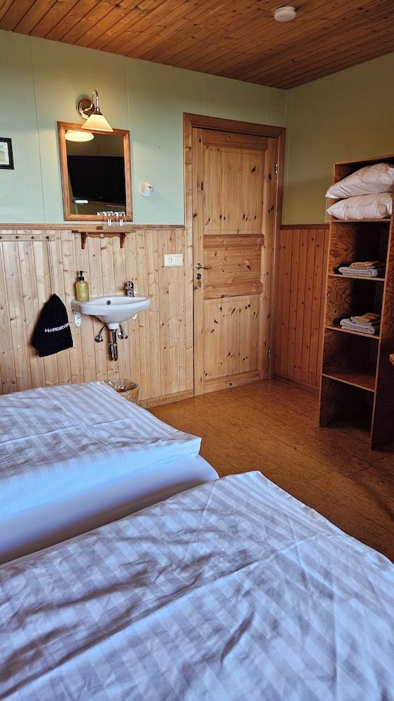 Arnanes Country Hotel Basic Double Room, 2 Twin Beds, Shared Bathroom 7