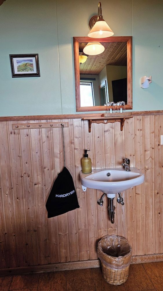 Arnanes Country Hotel Basic Double Room, 2 Twin Beds, Shared Bathroom 16