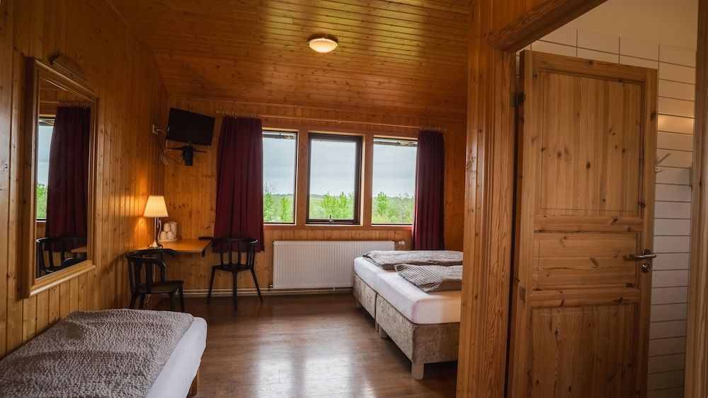 Arnanes Country Hotel Triple Room, 3 Twin Beds, Private Bathroom 8