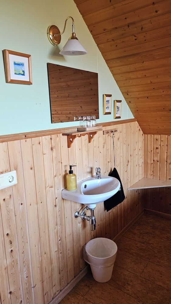 Arnanes Country Hotel Basic Double Room, 2 Twin Beds, Shared Bathroom 15