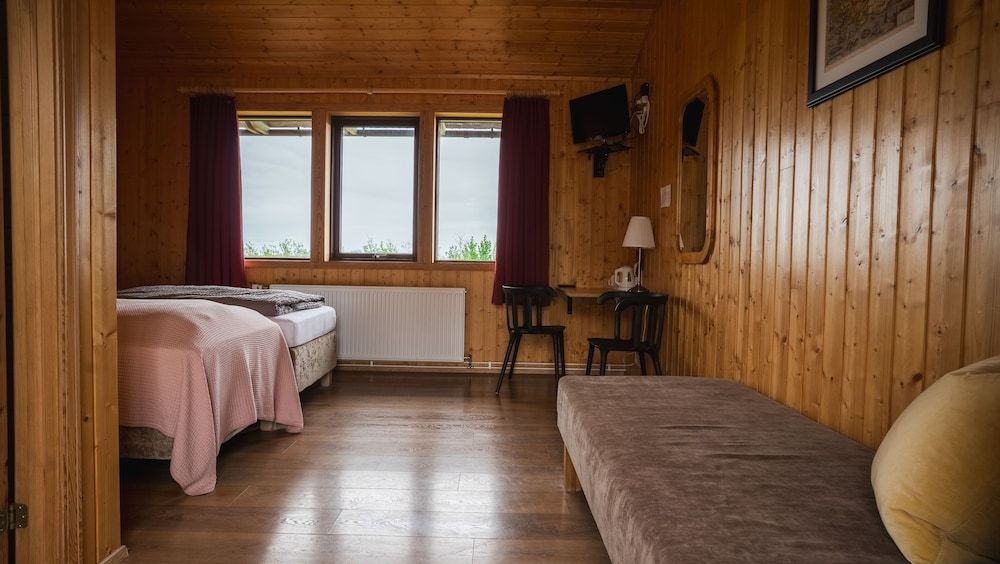 Arnanes Country Hotel Triple Room, 3 Twin Beds, Private Bathroom 11