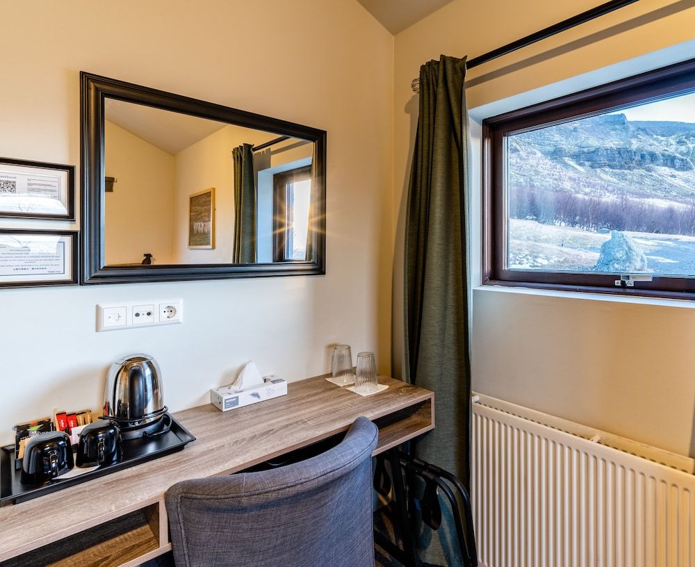 Adventure Hotel Hof Basic Twin Room, 2 Twin Beds, Private Bathroom 7