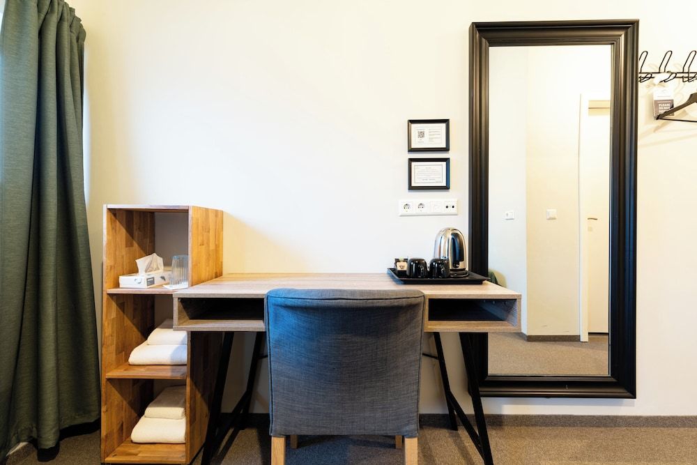 Adventure Hotel Hof Basic Twin Room, 2 Twin Beds, Private Bathroom 5