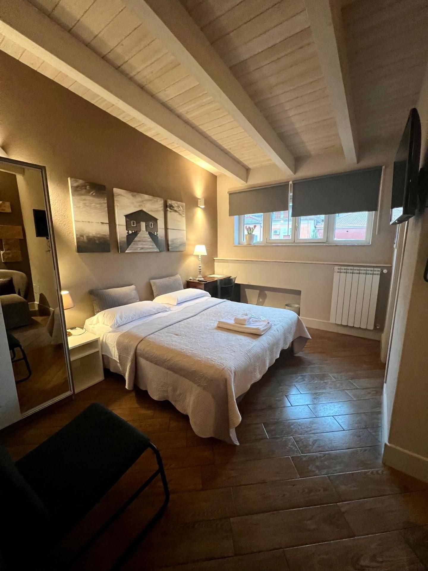 Hotel Bella Napoli Deluxe Double or Twin Room with Pool Access