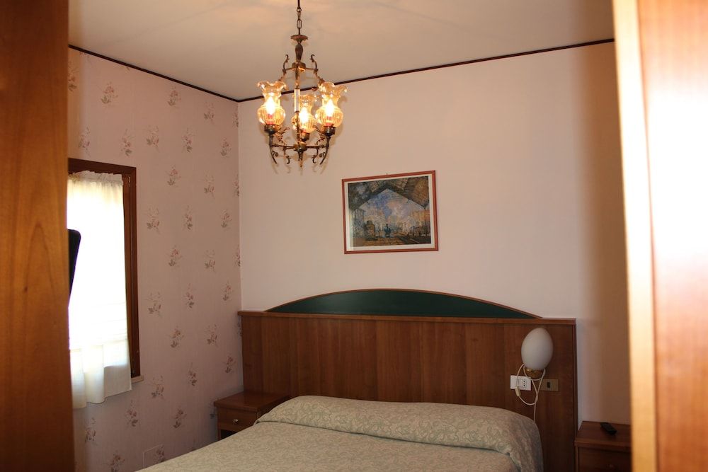 Locanda da Renzo Single Room with French bed 2