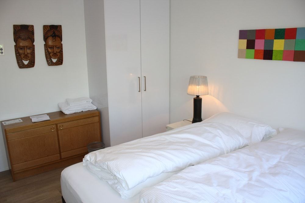 Basic Double Room, Shared Bathroom, Ground Floor