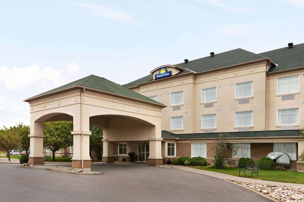 undefined Days Inn by Wyndham Ottawa Airport 6
