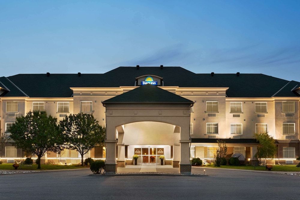 undefined Days Inn by Wyndham Ottawa Airport 7