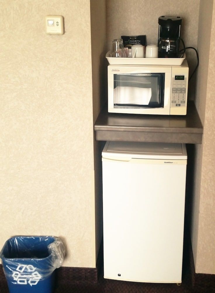 undefined Days Inn by Wyndham Ottawa Airport 10