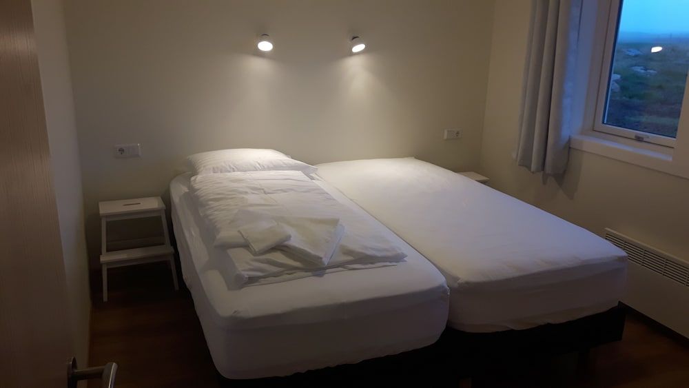 Basic Studio, 1 Queen Bed with Sofa bed, Accessible, Mountain View