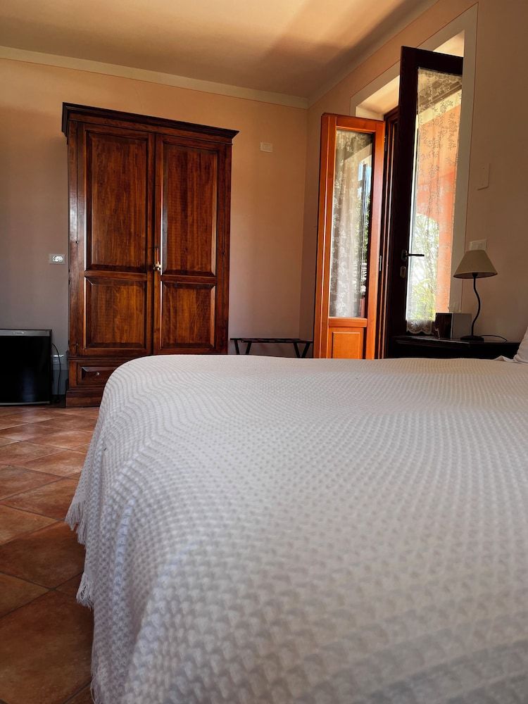 THE MONNA LISA RESORT Classic Double or Twin Room, 1 Double Bed 3