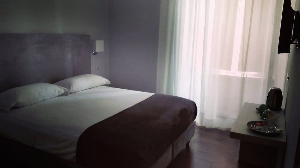 undefined Eighty Four Luxury Rooms 10