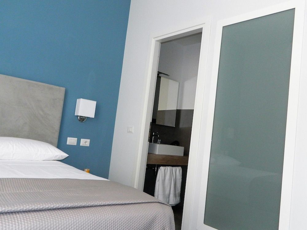 undefined Eighty Four Luxury Rooms 6