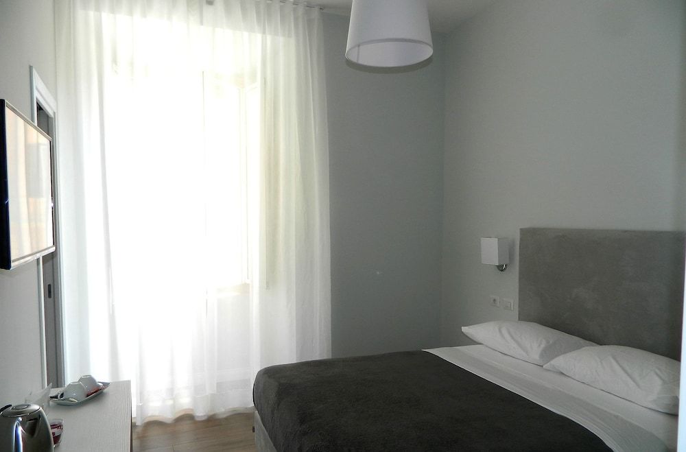 undefined Eighty Four Luxury Rooms 8