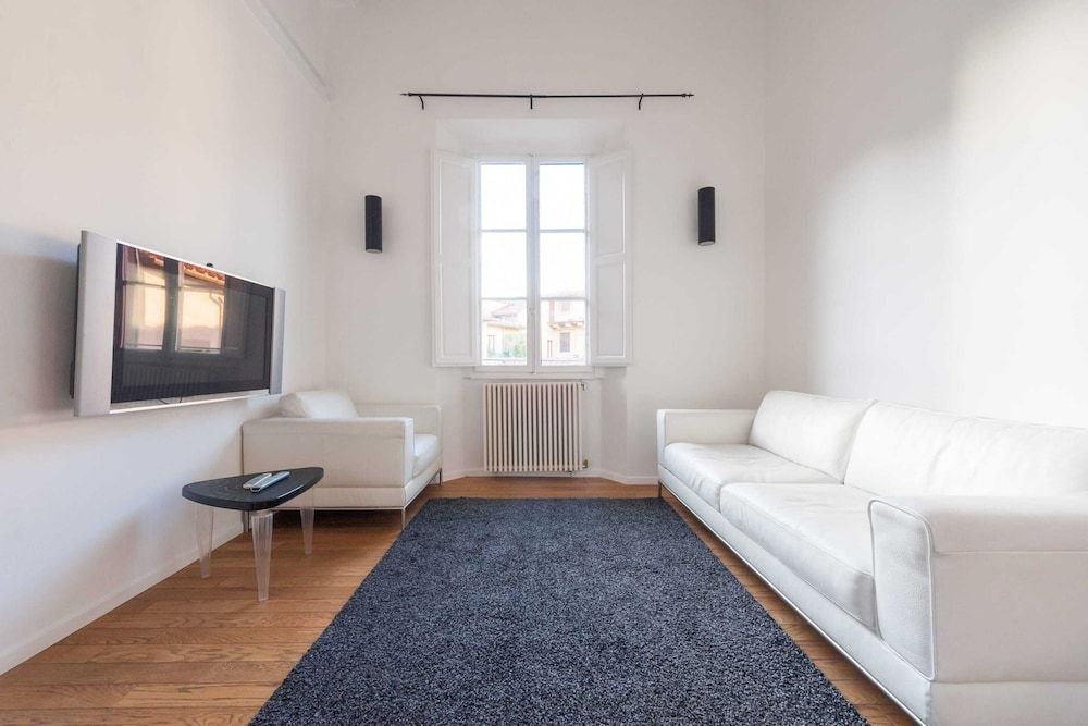 Short-let Florence Luxury Loft Apartment, 2 Bedrooms 23