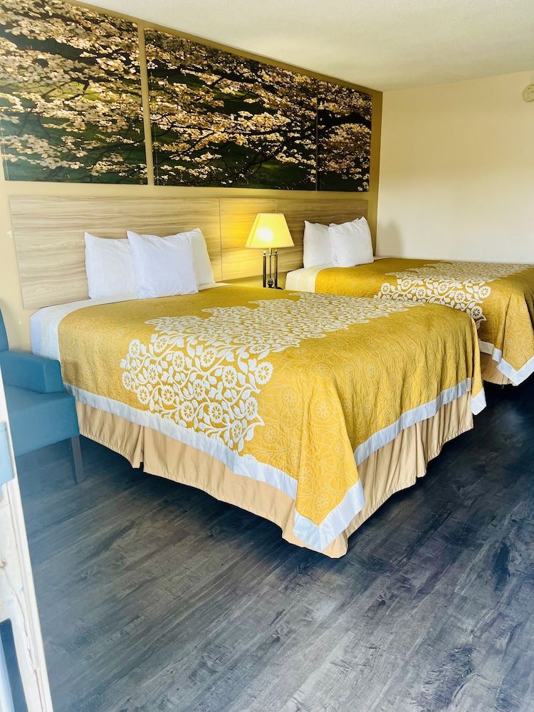 Room, 2 Queen Beds, Non Smoking