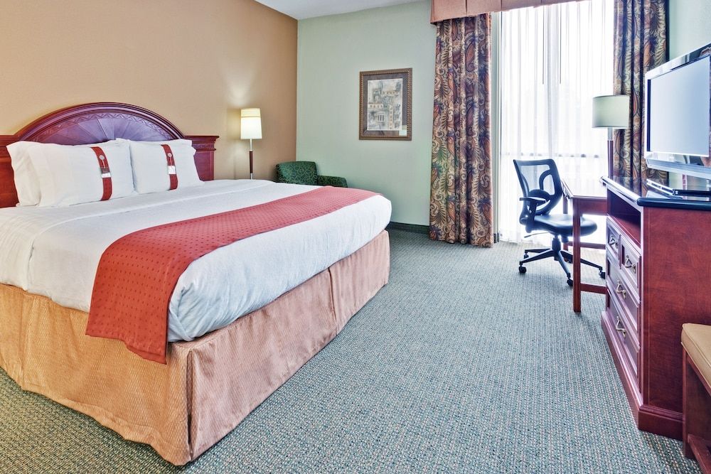 Suite, 1 Bedroom, Accessible (Mobility, Roll-In Shower)