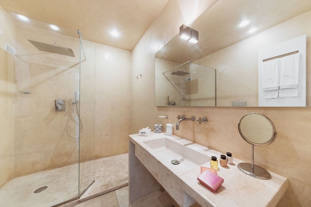 Giovì Relais Deluxe Room 7