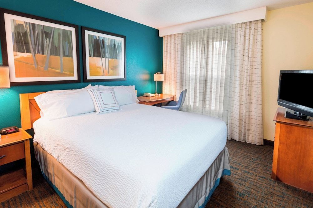 Suite, 1 Bedroom, Non Smoking (Mobility/Hearing Accessible, Tub)
