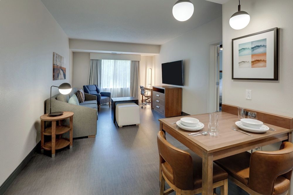 Studio, 1 King Bed, Accessible (Mobility & Hearing, Roll-in Shower)