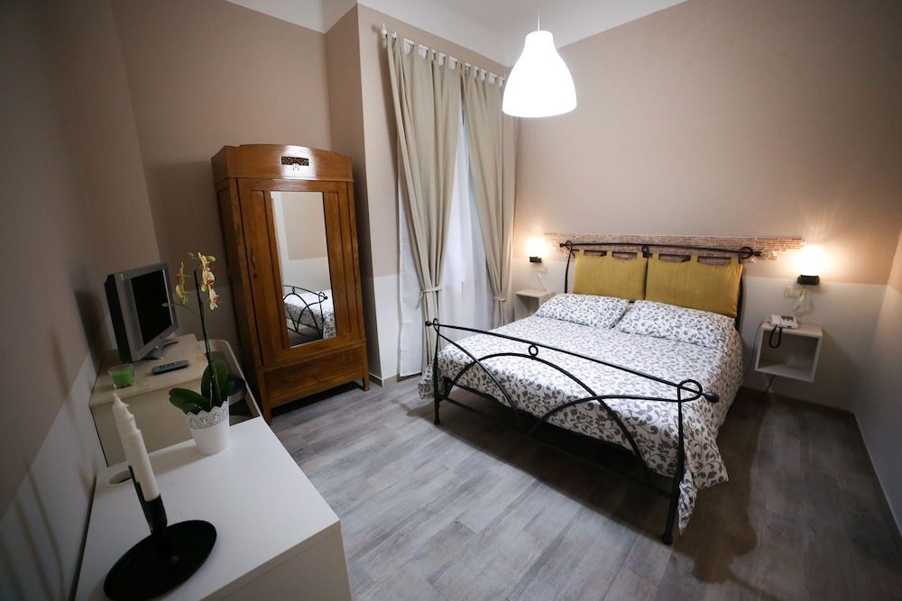 Basic Double Room