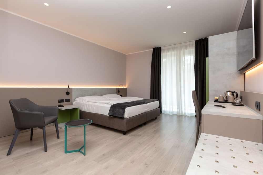 Garda Life Superior Double Room, Balcony 2