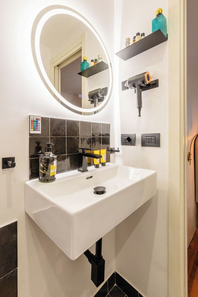 NapoliCentro Mare Deluxe Double or Twin Room, Private Bathroom 14